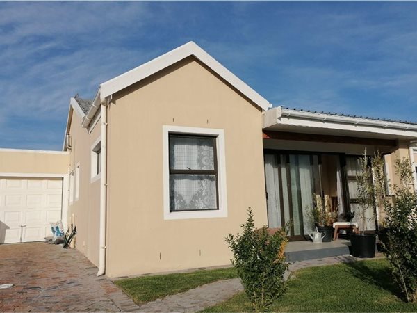 2 Bed Townhouse in Strand Central