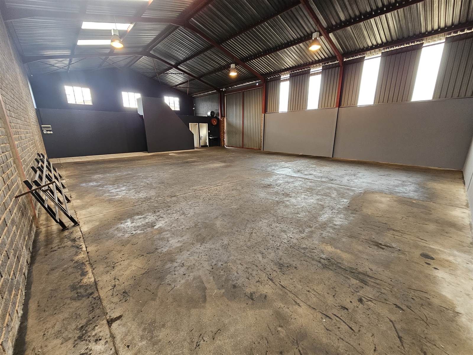 290  m² Industrial space in Anderbolt photo number 7