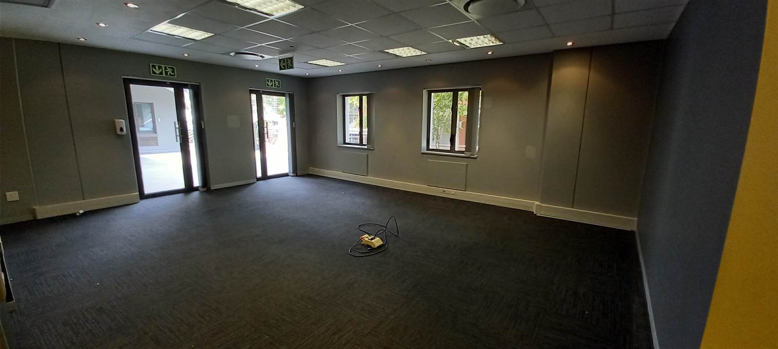 365  m² Commercial space in Greenstone Hill photo number 10