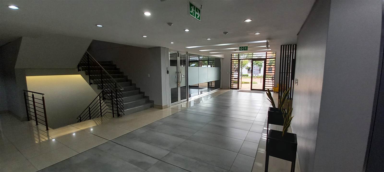 365  m² Commercial space in Greenstone Hill photo number 3