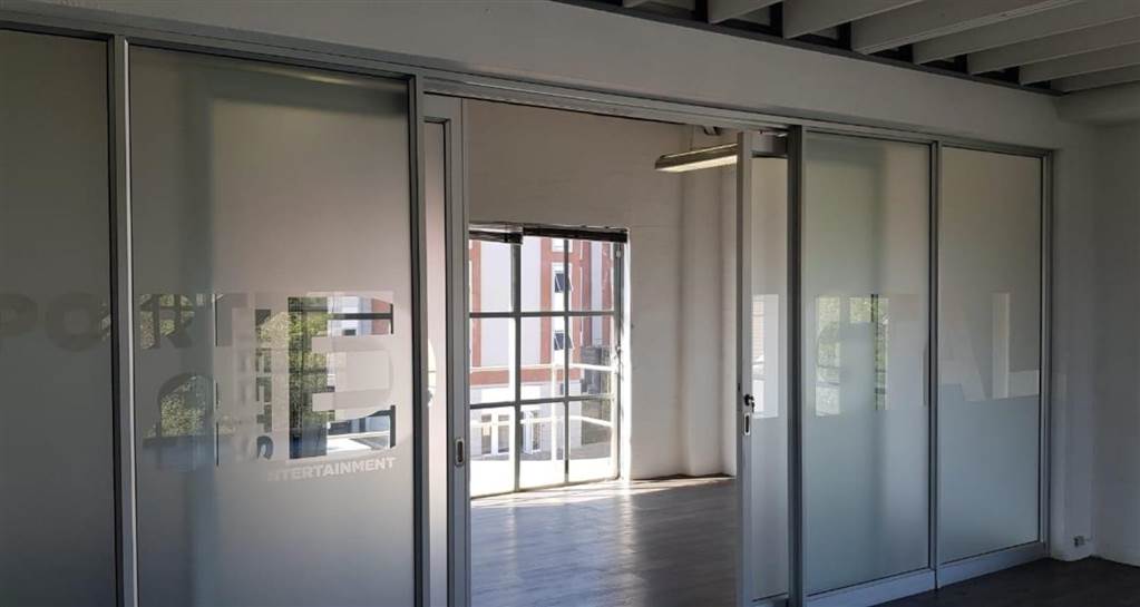 200  m² Office Space in Parktown North photo number 9