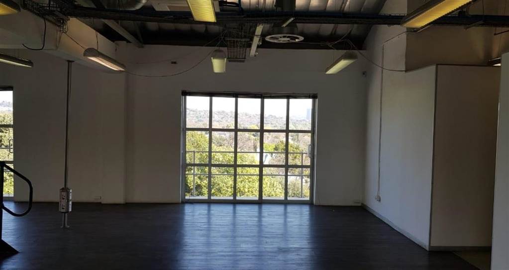 200  m² Office Space in Parktown North photo number 7