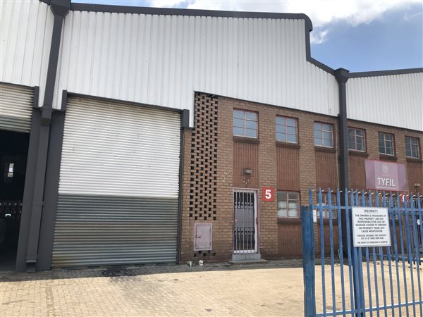 338  m² Industrial space in Jet Park