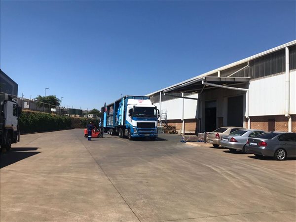 2700  m² Industrial space in Olifantsfontein
