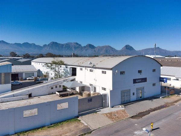 1 380  m² Industrial space