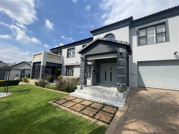 5 Bedroom House 5 Bedroom House