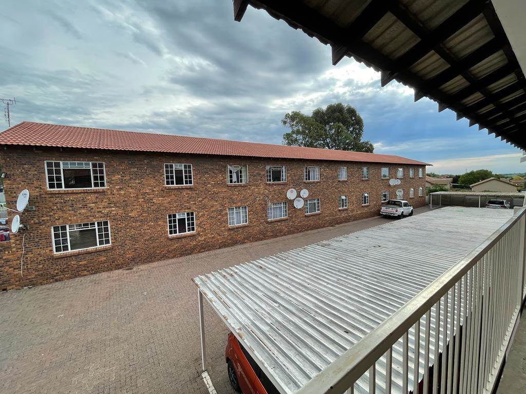 1 Bed Apartment in Secunda photo number 1