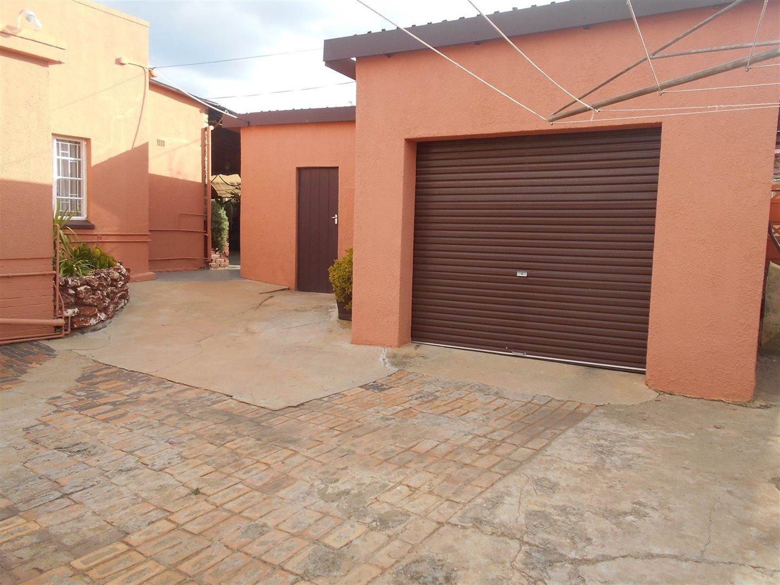 3 Bed House in Klerksdorp photo number 16