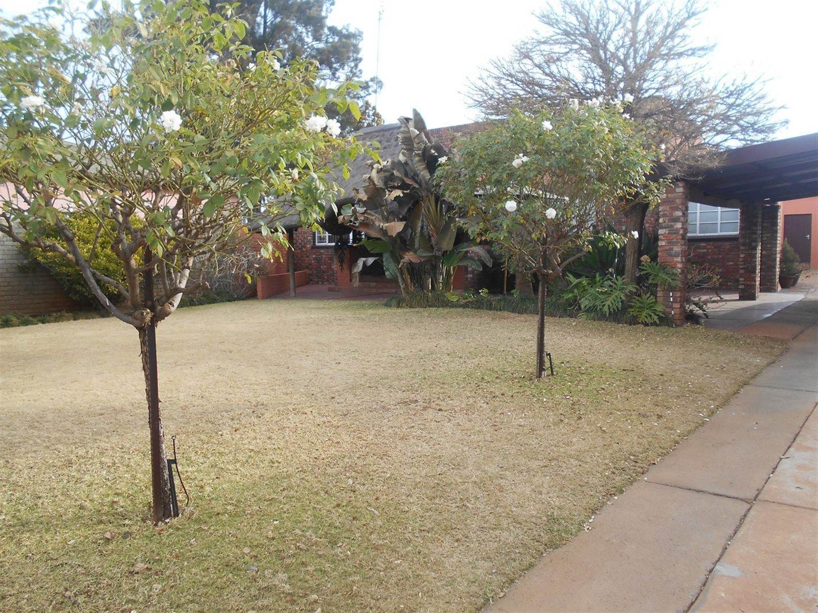 3 Bed House in Klerksdorp photo number 2