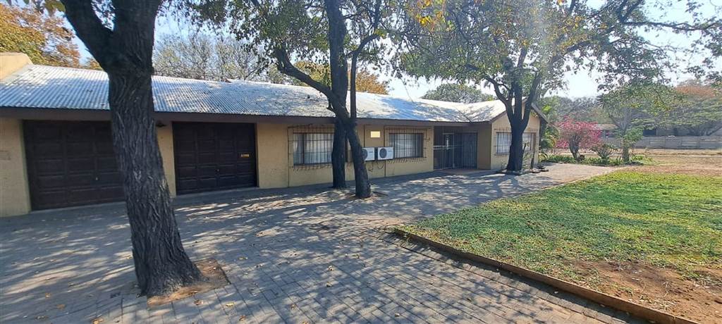 3 Bed House in Phalaborwa photo number 2
