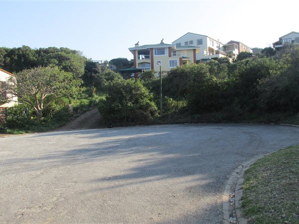 925 m² Land available in Brenton on Sea