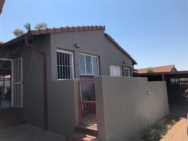 2 Bedroom Townhouse 2 Bedroom Townhouse