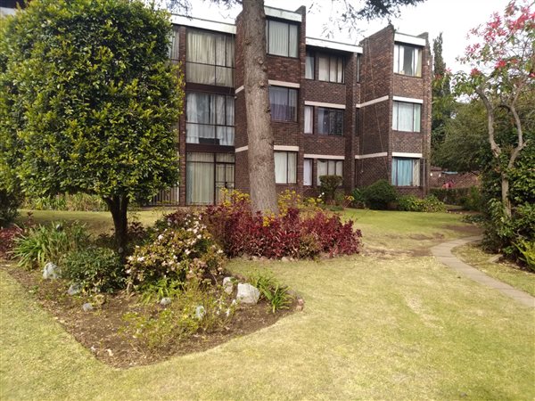 1.5 Bed Apartment in Windsor West