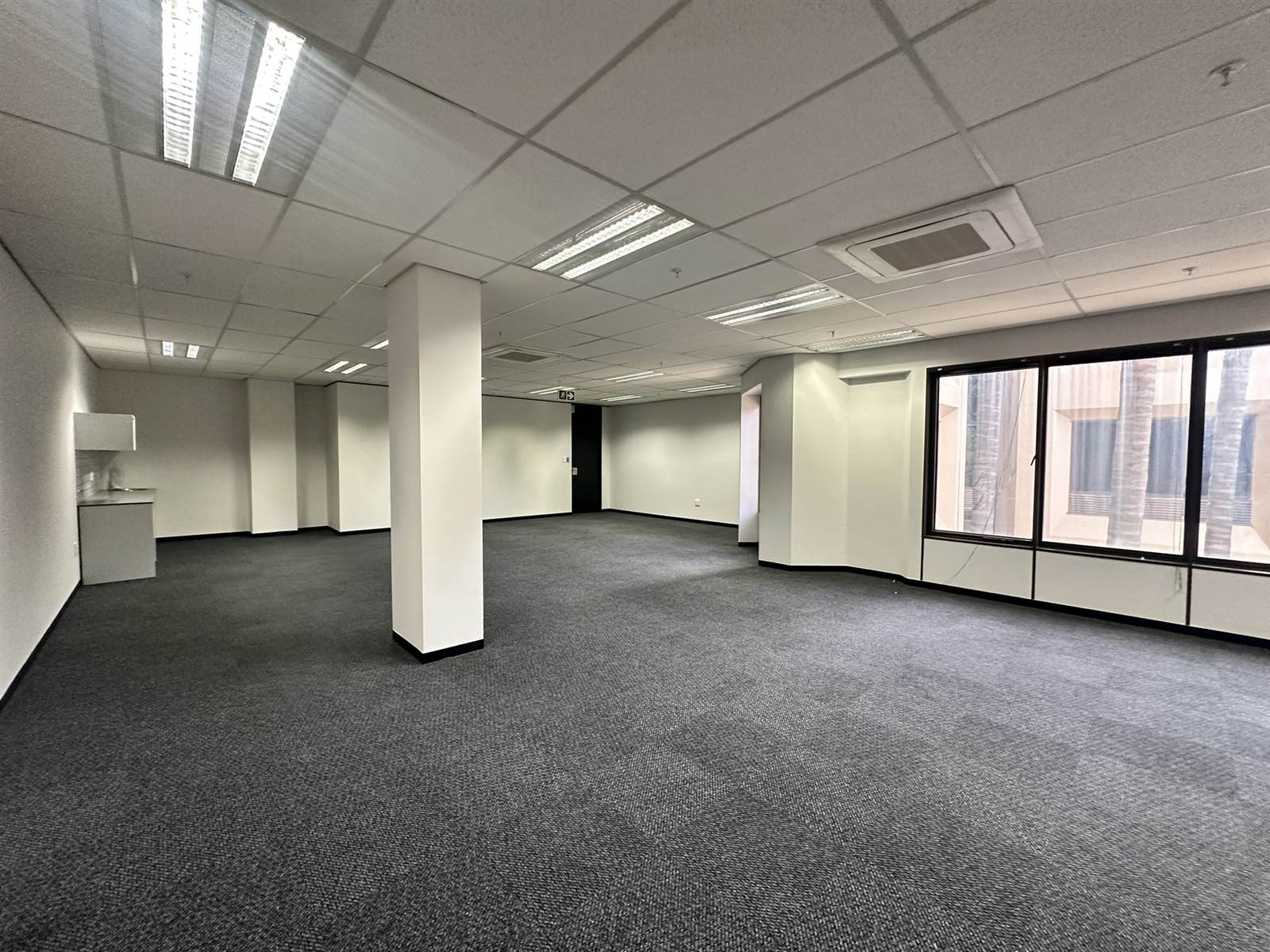 129  m² Commercial space in Parktown photo number 1