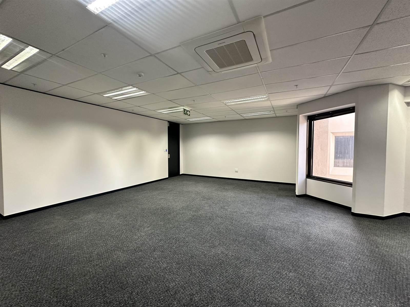 129  m² Commercial space in Parktown photo number 3