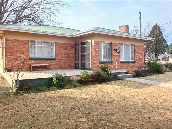 4 Bedroom House 4 Bedroom House