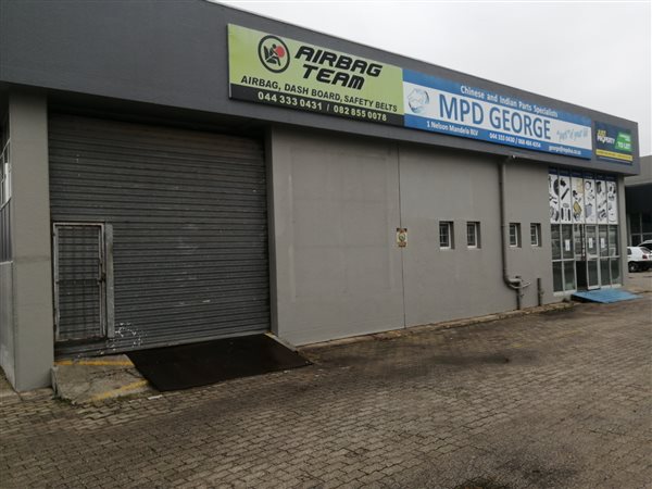 360 m² Industrial space 360 m² Industrial space