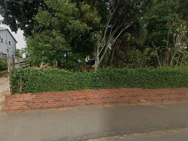 1 010 m² Land