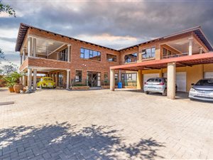 10 Bed House in Proclamation Hill