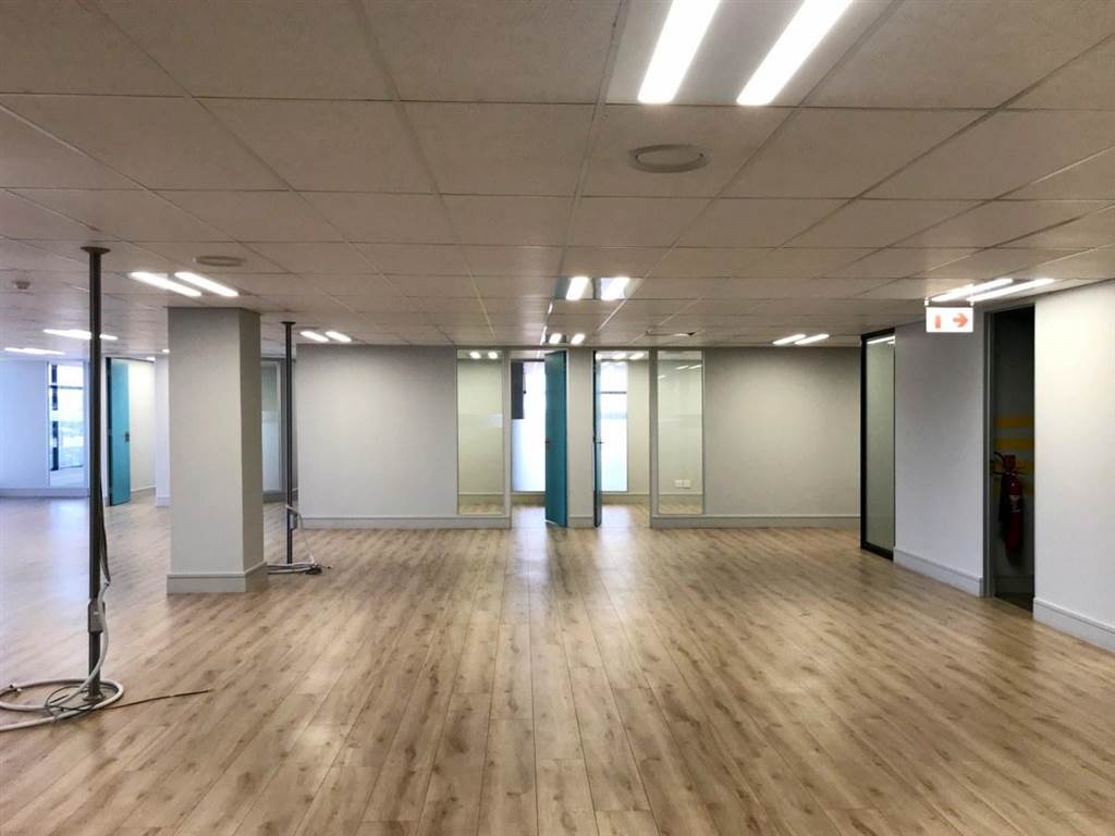 320  m² Office Space in Wilbart photo number 11