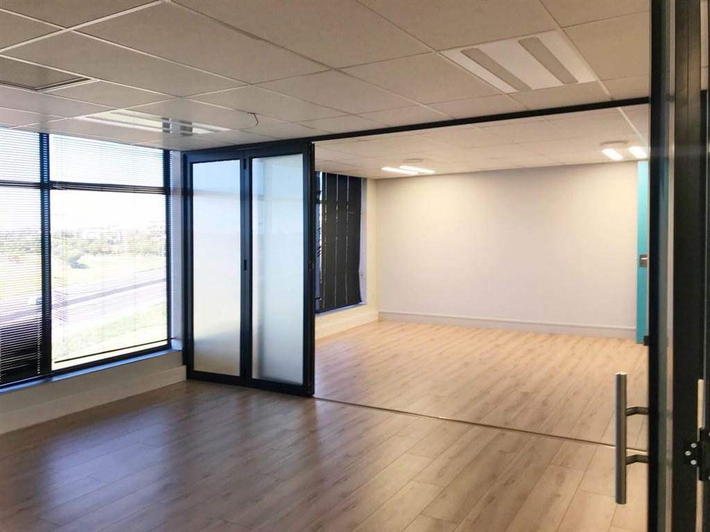 320  m² Office Space in Wilbart photo number 6