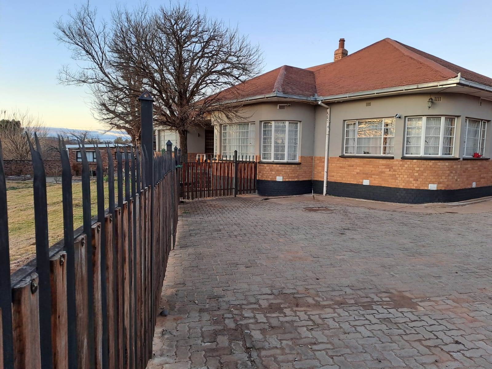 3 Bed House in Aliwal North photo number 4