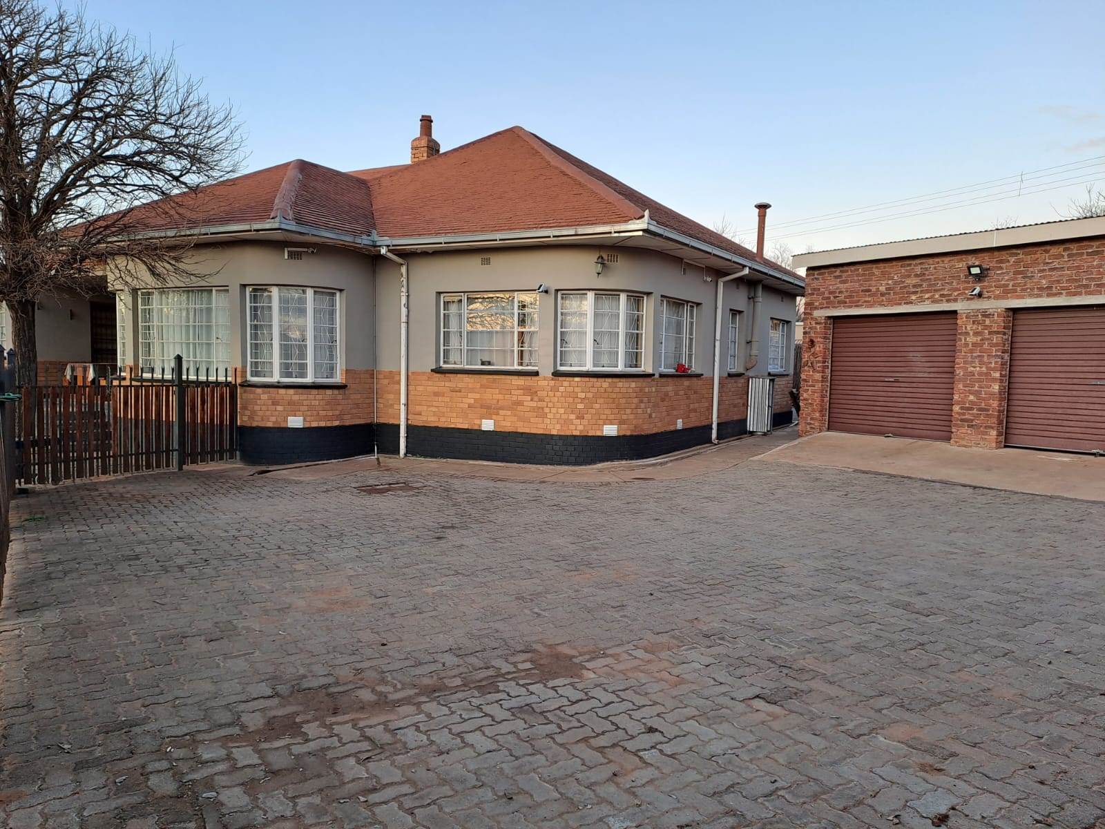 3 Bed House in Aliwal North photo number 1
