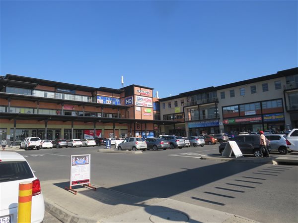 594  m² Retail Space