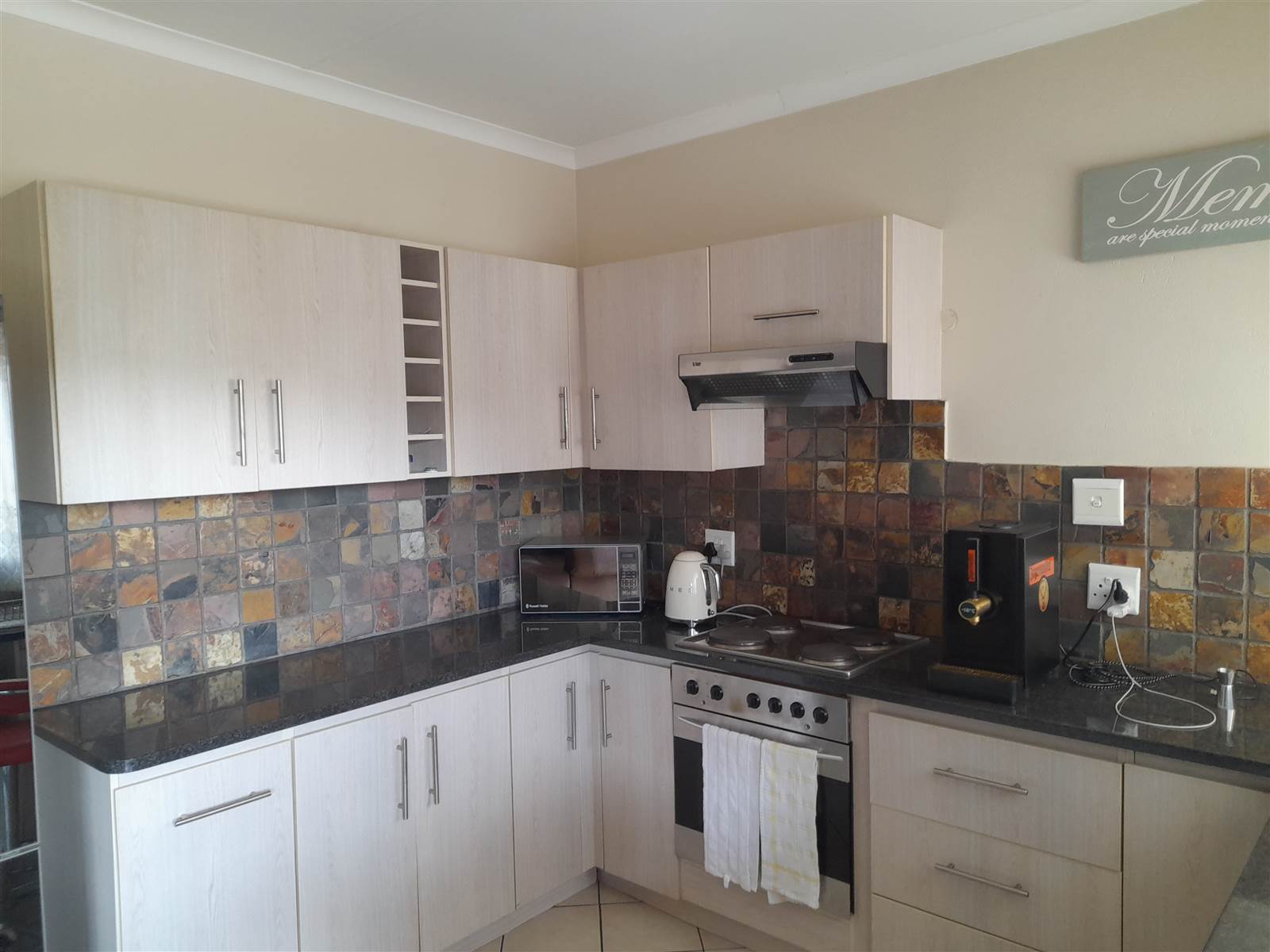 2 Bed Apartment in Sonheuwel photo number 7