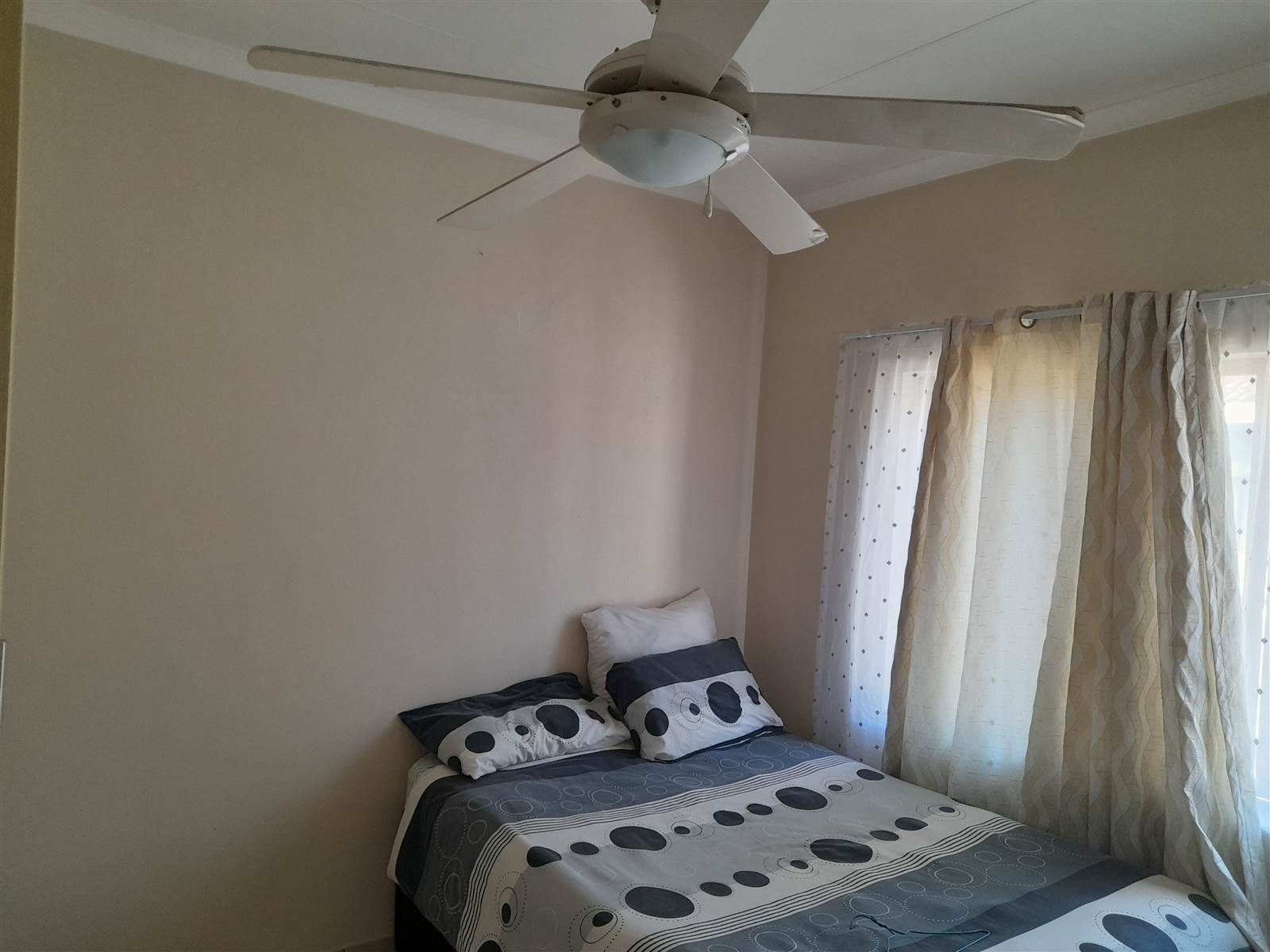 2 Bed Apartment in Sonheuwel photo number 18