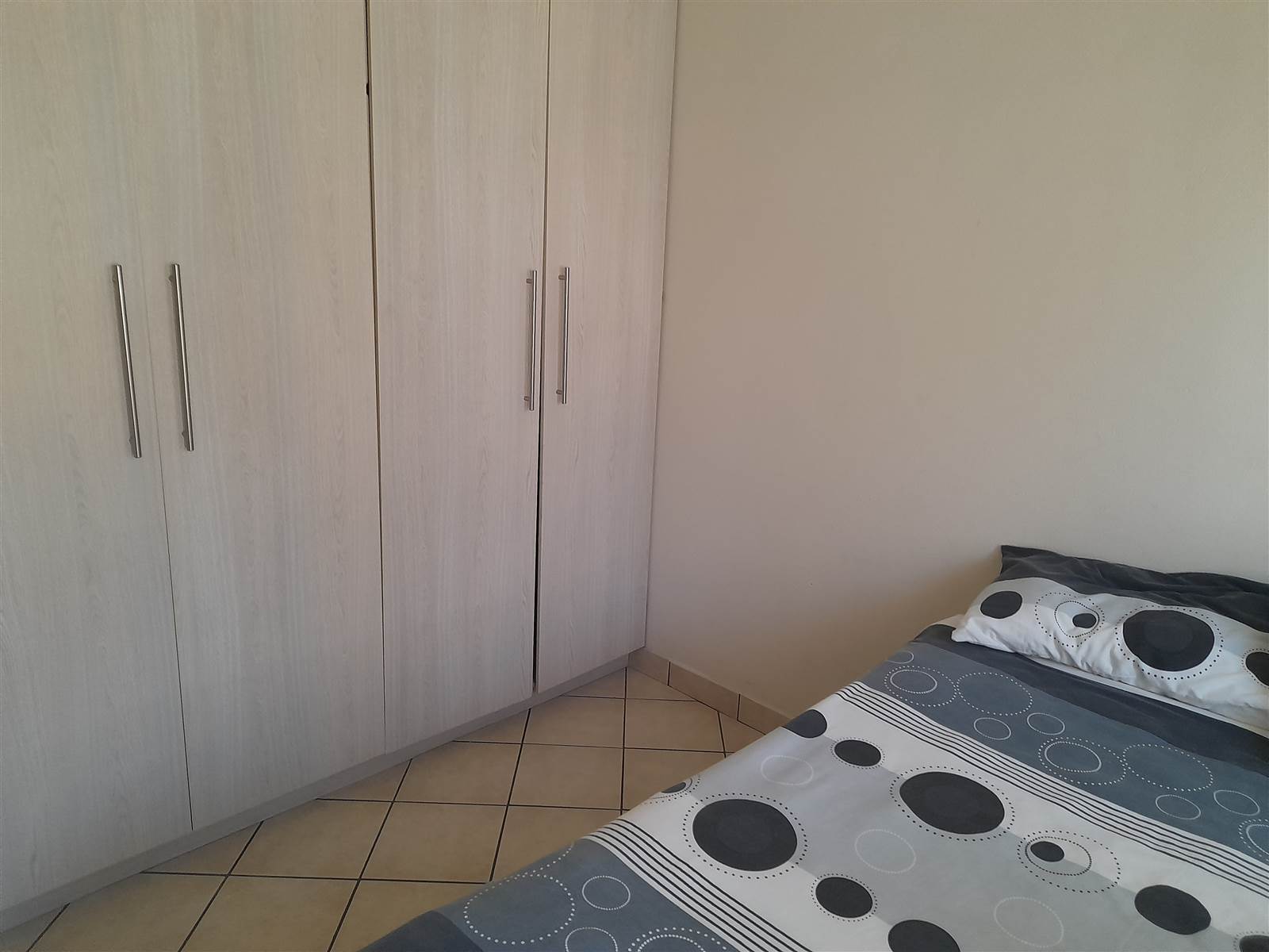 2 Bed Apartment in Sonheuwel photo number 17