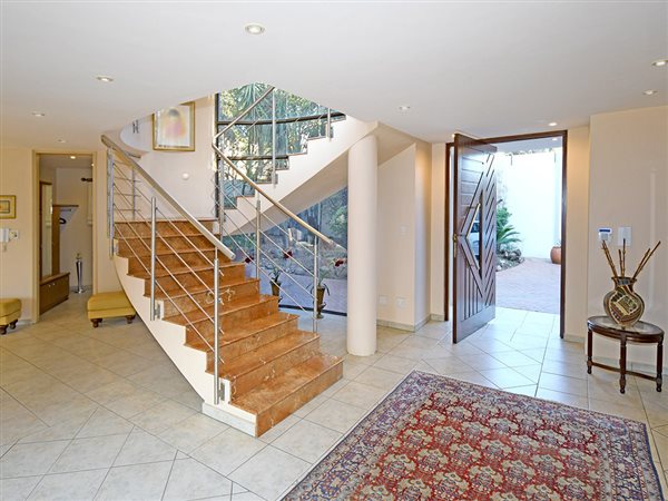 6 Bedroom House 6 Bedroom House