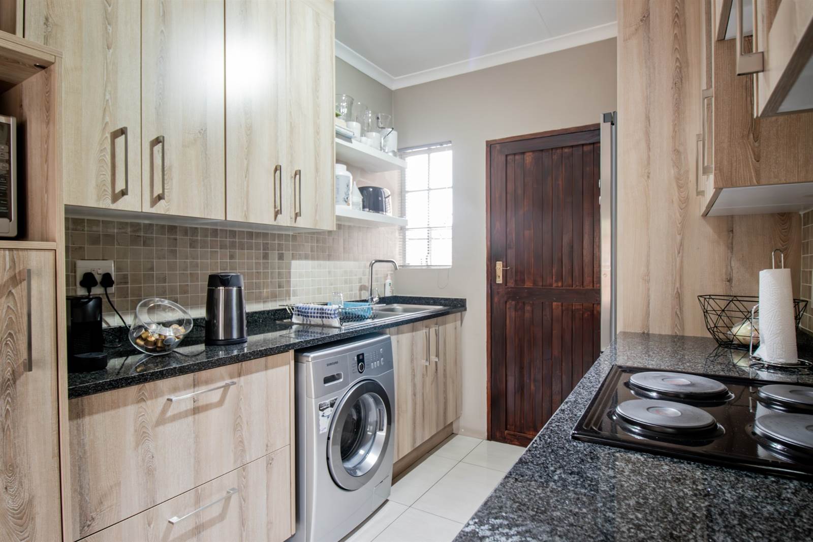 2 Bed Simplex in Greenstone Hill photo number 5