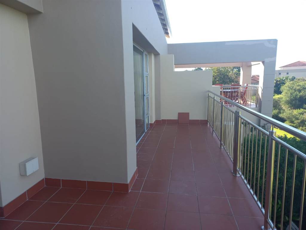 2 Bed Apartment in Goose Valley Golf Estate photo number 13