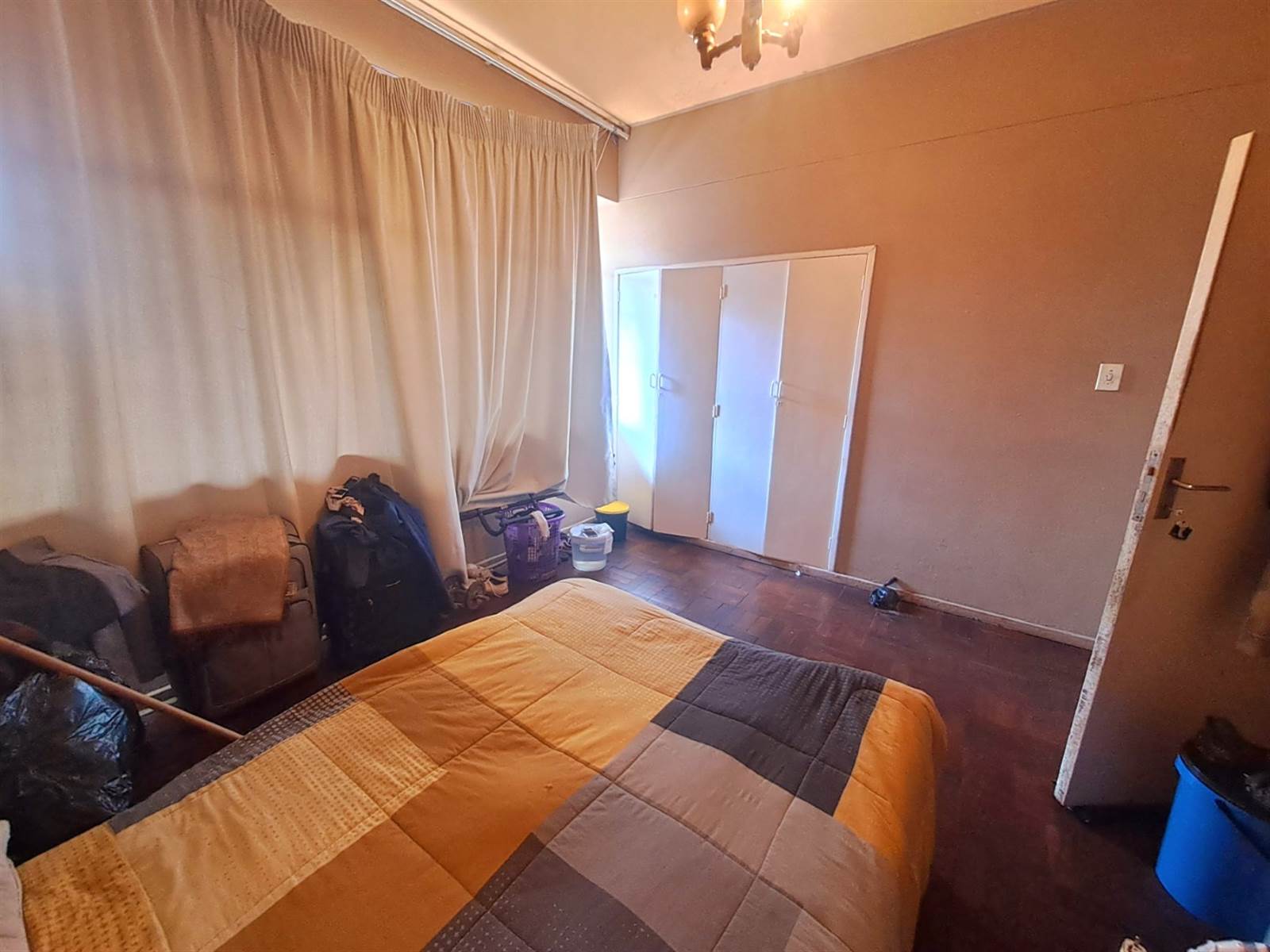 2 Bed Apartment in Yeoville photo number 16