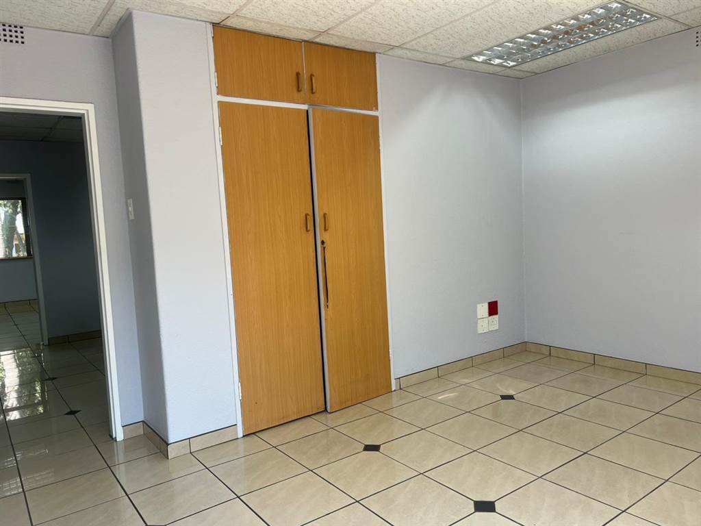 200  m² Commercial space in Parkwood photo number 14