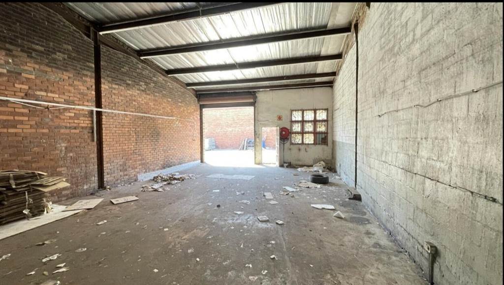 180  m² Industrial space in Springfield photo number 5