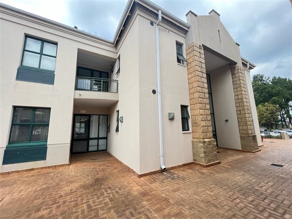 600  m² Commercial space in Fourways