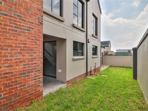 4 Bedroom Townhouse