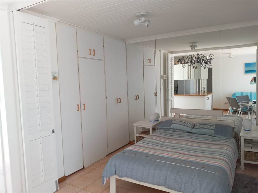 1 Bed Apartment in Velddrif photo number 5