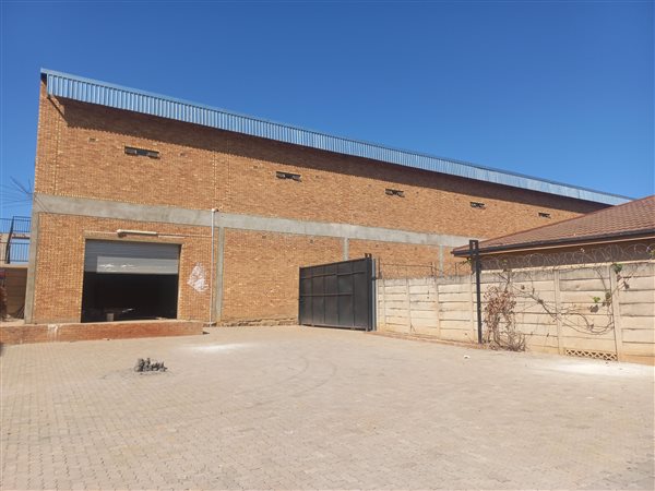 2 260  m² Commercial space