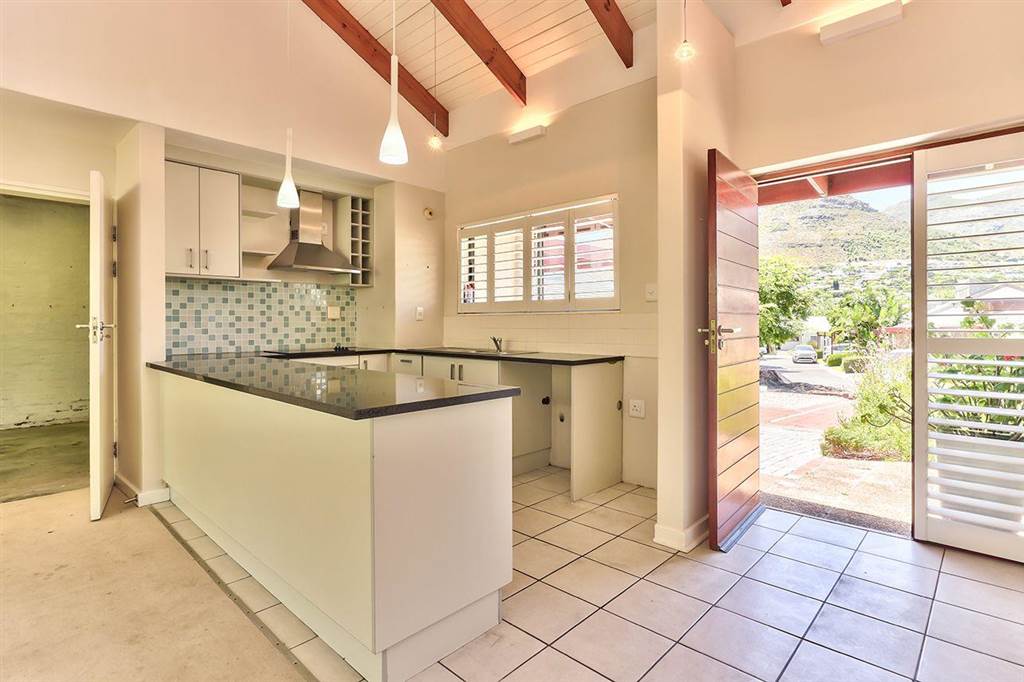 2 Bed House in Hout Bay and surrounds photo number 6