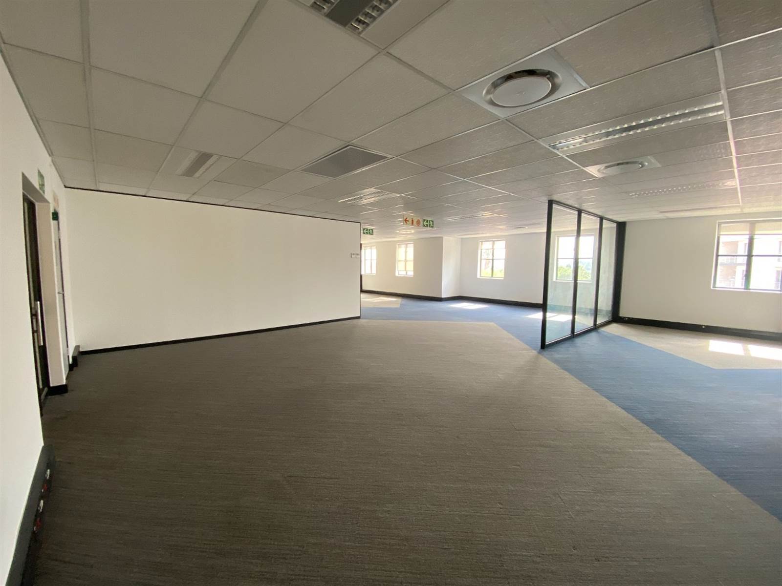297  m² Commercial space in Rivonia photo number 3