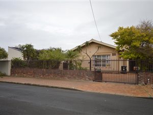 House in Strand North