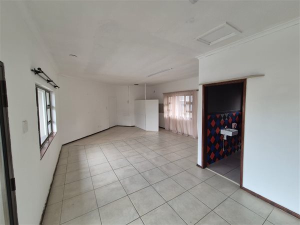 70  m² Commercial space in Durban North