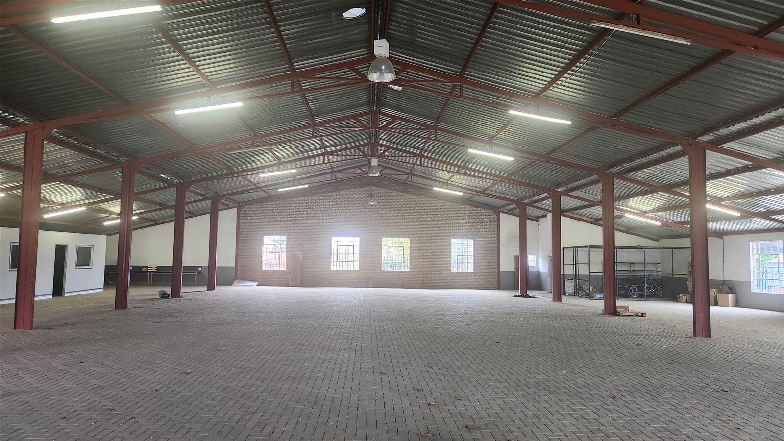 950  m² Industrial space in Rocky Drift photo number 3
