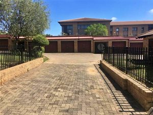 3 Bed Apartment in Carlswald Estate