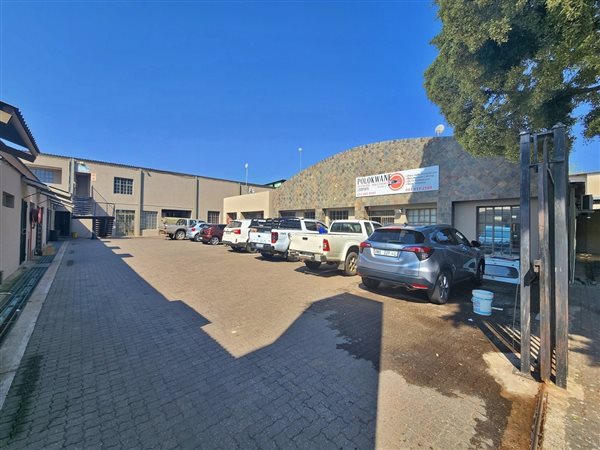 124  m² Commercial space