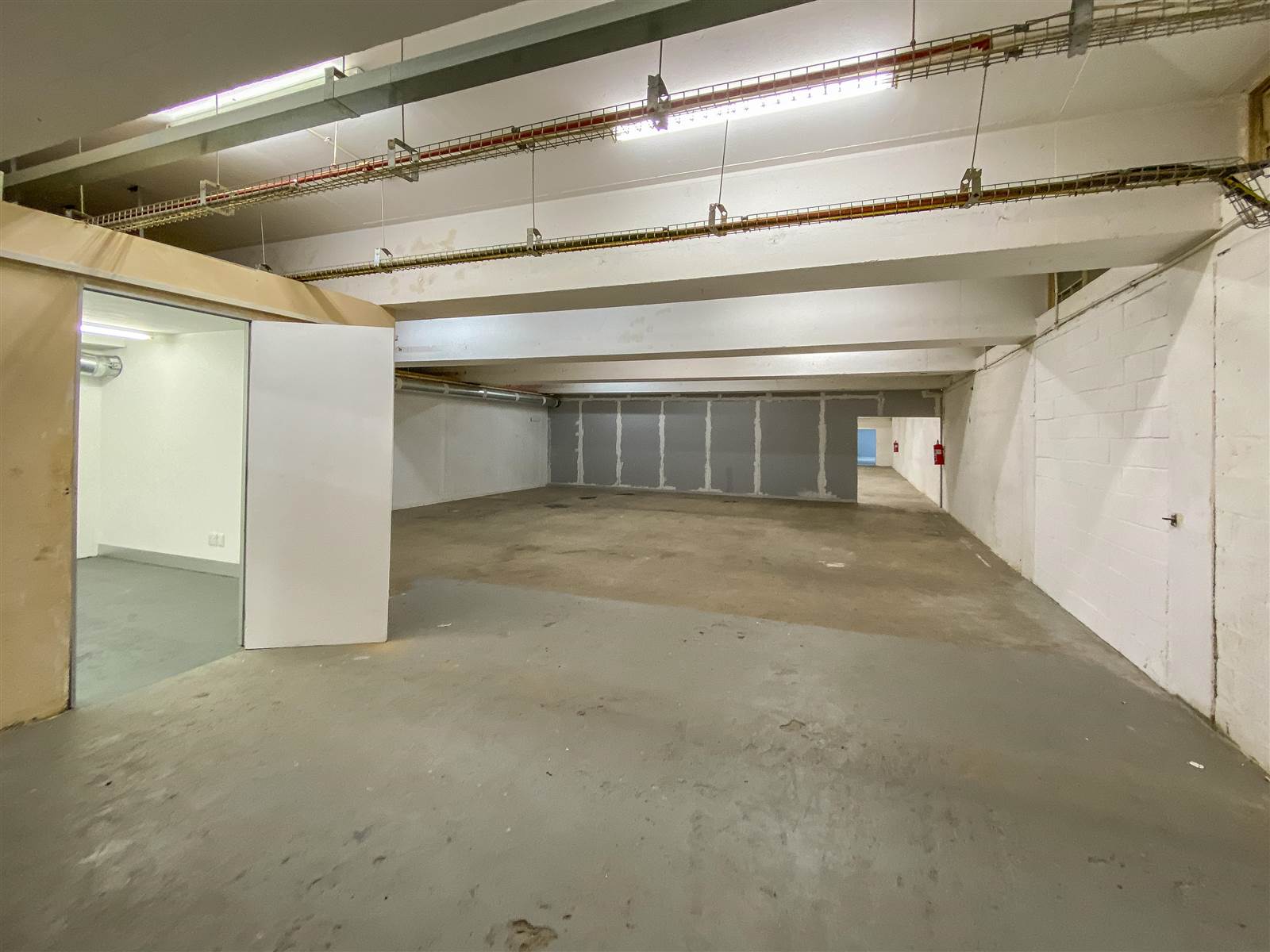 1500  m² Commercial space in Woodstock photo number 13