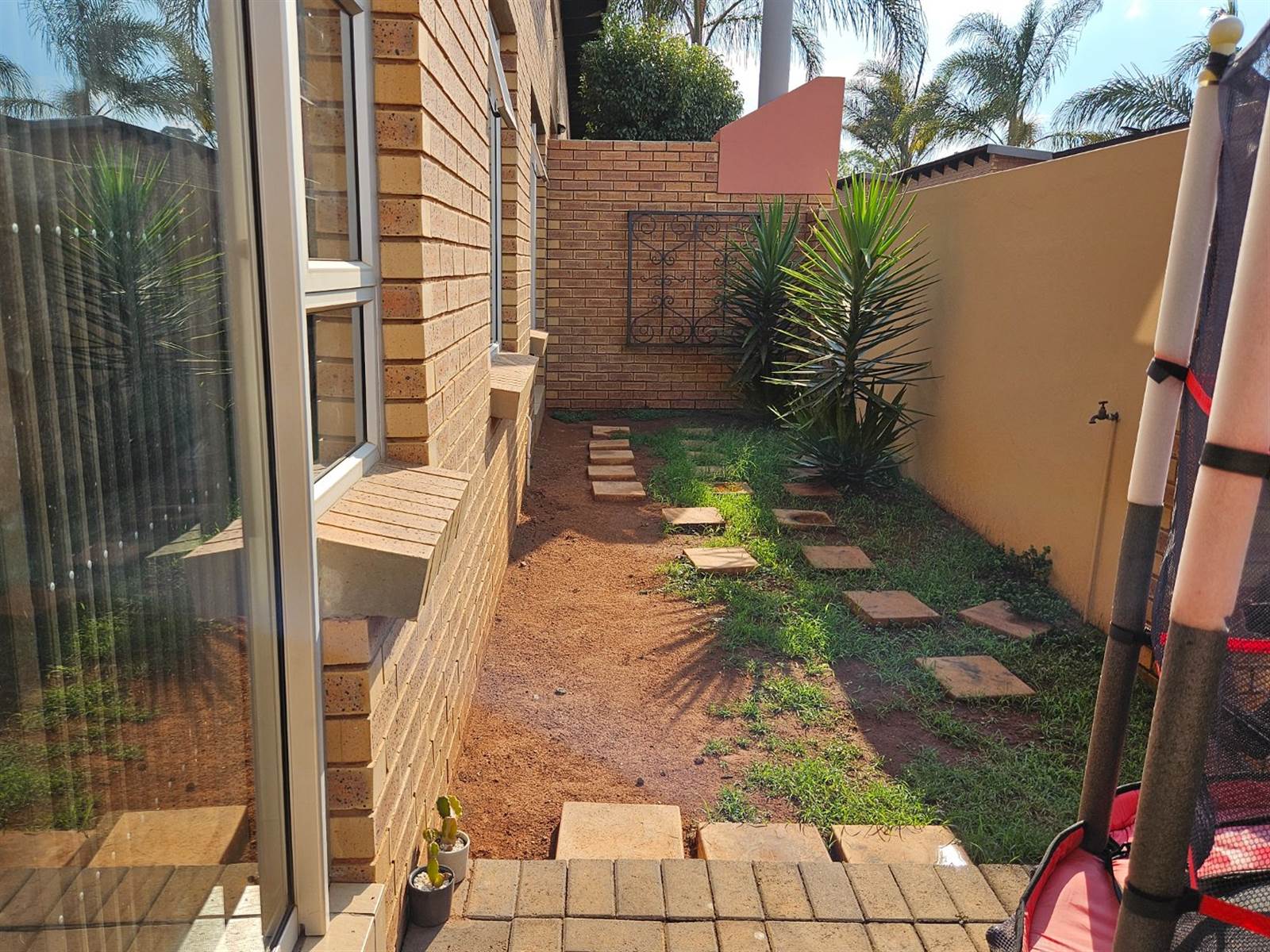 3 Bed Townhouse in Glen Marais photo number 25